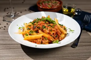 Spaghetti cu ton și capere