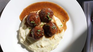 მითბოლები ყვავილოვანი კომბოსტოს პიურეთი