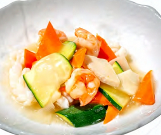 Gamberi con verdure miste