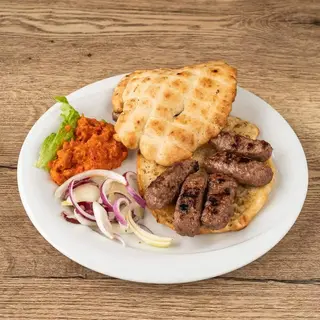 Ćevapi u lepinji