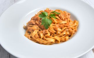 Tagliatelle cu somon