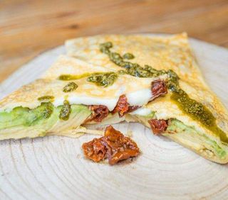 Crepe avocado & tomato