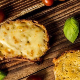 Pan De Ajo Calabrese