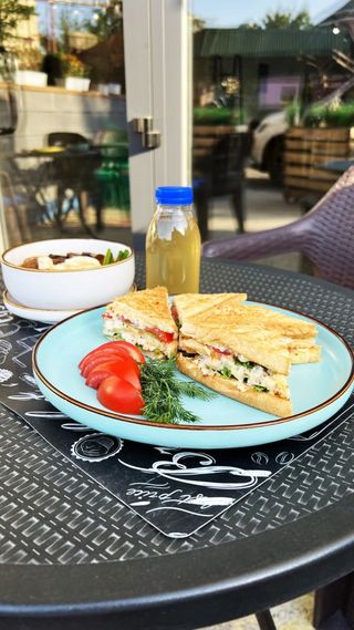 Клаб-сендвич с семгой