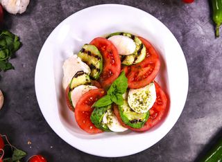 Салата Прима Капрезе с прясно сирене (350г)