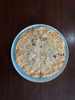 4 ყველის პიცა/4 cheese pizza