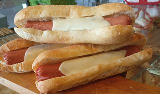 Hot dog con formaggio