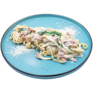 Paste de casă cu jambon, rucola şi smântână