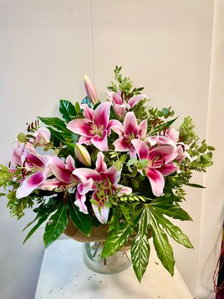 Ramo de lilium rosa.