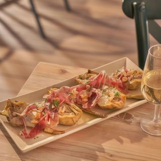 Alcachofas con paletilla