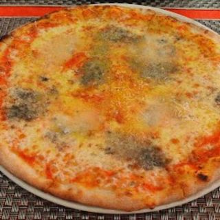 pizza 4 fomaggi (30 cm.)