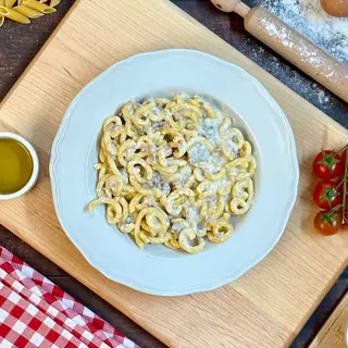 Gramigna panna e salsiccia
