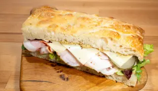 Sandwich ruladă de porc