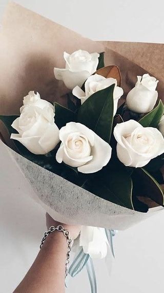 Media Docena Rosas Blancas