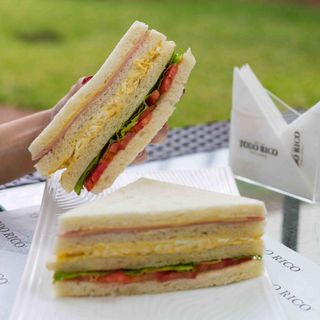 Sándwich Triple De Queso