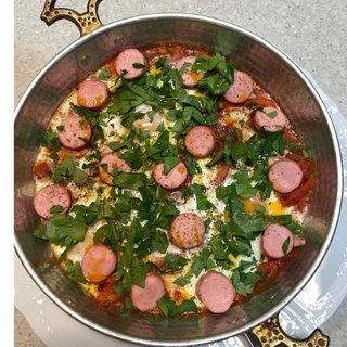 Шакшука с куриной колбаской