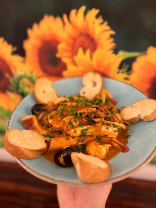 Tigaie picanta cu fructe de mare