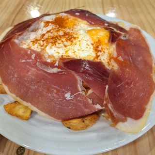 HUEVOS ROTOS CON JAMON