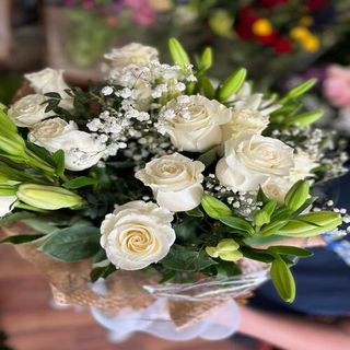 Media Docena Rosas Blancas