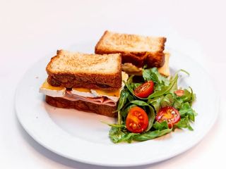 Sándwich de Jamón y Brie