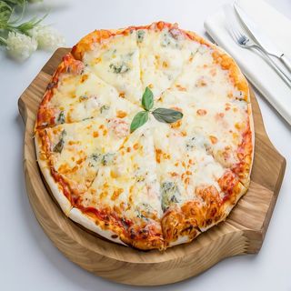 Pizza Quatre formatges (33 Cm.)