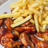 Alitas de Pollo (10u) + Patatas Fritas