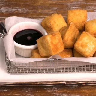 Ración De Dados De Queso Brie