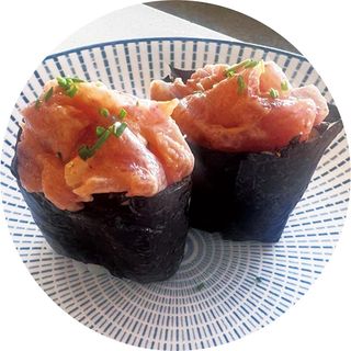 141. Gunkan De Atún Picante (2 Uds.)