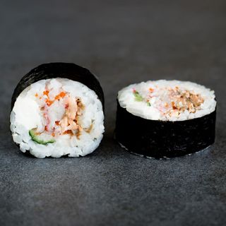 Футомакі з крабом та лососем (250г/8шт.)