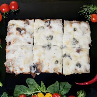 Pizza Quattro Formaggi 30x20cm