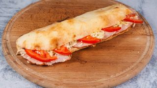 Sendvič sa pečenicom