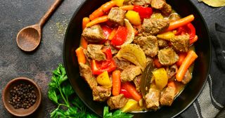 Телятина с овощами на жаровне