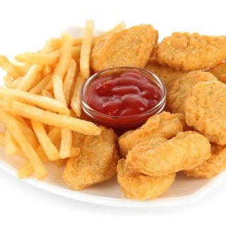 Nuggets con patatas 