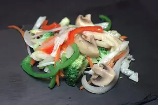 Verduras variadas salteadas