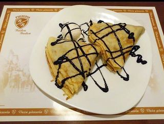 Palačinka sa eurokremom, plazmom i višnjom