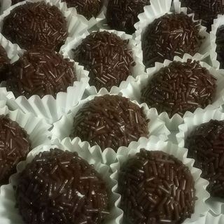 Kit 30 brigadeiros tradicional