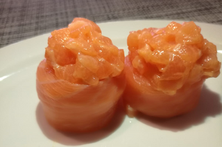 51.Gunkan Salmone - 2 pezzi