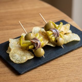 Gilda clásica con anchoa, piparra y aceituna (4 uds.)