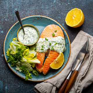 Łosoś w sosie szpinakowym z cherry