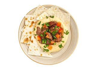 Хумус с телешко и лаваш (250г)