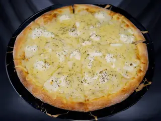 Pizza Quatre Fromages Grand