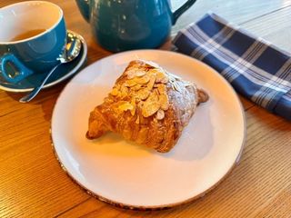 Круасан ванільно- мигдалевий (140g)