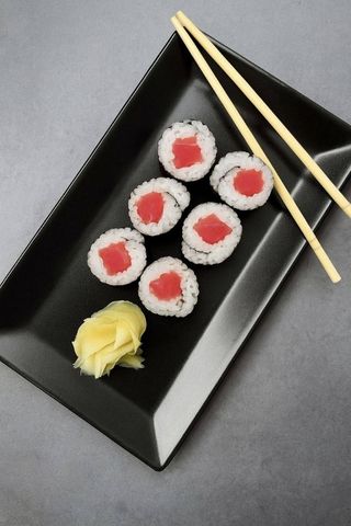 Макі рол з тунцем