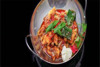 E23. Scodella di fuoco con pollo