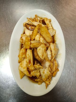 52. Pollo con bambù e funghi