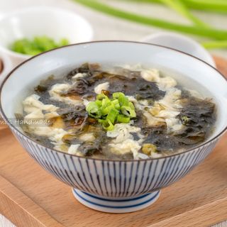 127. Sopa De Algas Con Huevos Revueltos