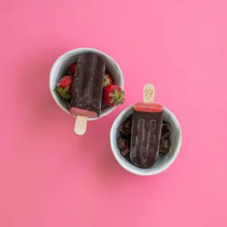 2 Gelados Colé Morango e Chocolate