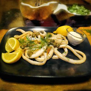 Калмари на плоча (200г)