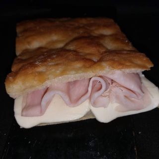 Pizzetta con cotto e mozzarella