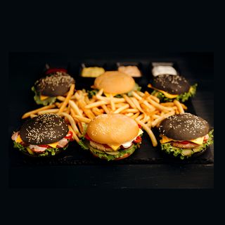 Set Burger + cartofi pai